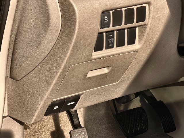 Thumbnail: 2015 Nissan Quest - 29
