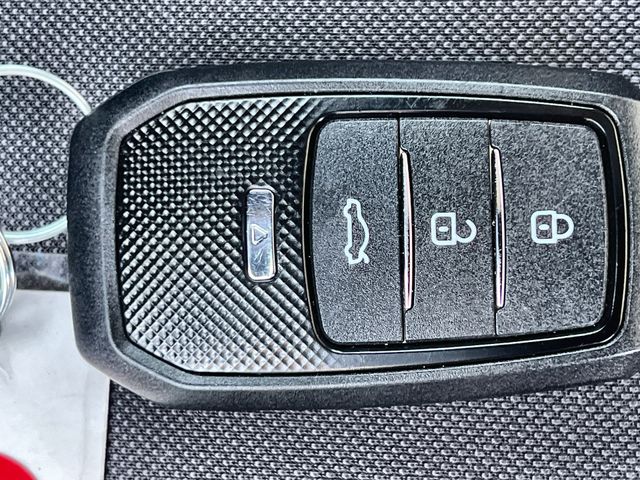 Thumbnail: 2021 Toyota Venza - 22