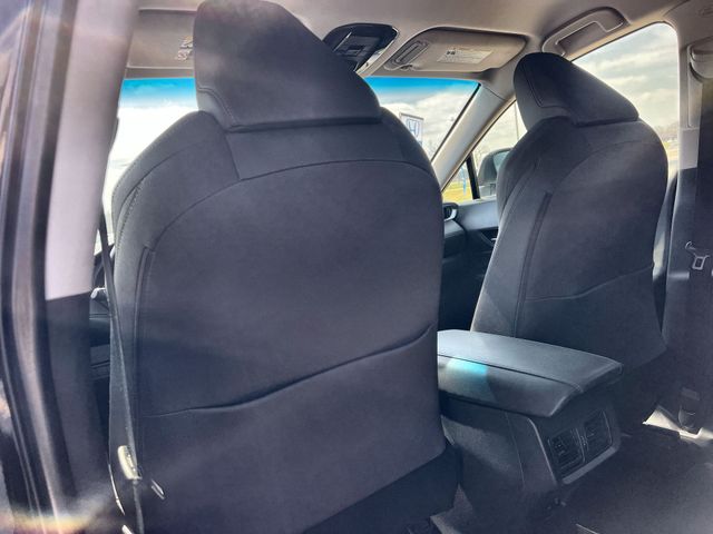 Thumbnail: 2021 Toyota Venza - 21