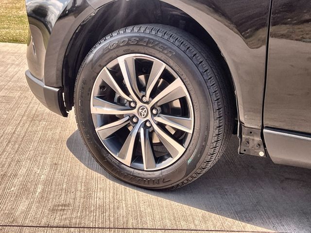 Thumbnail: 2021 Toyota Venza - 8