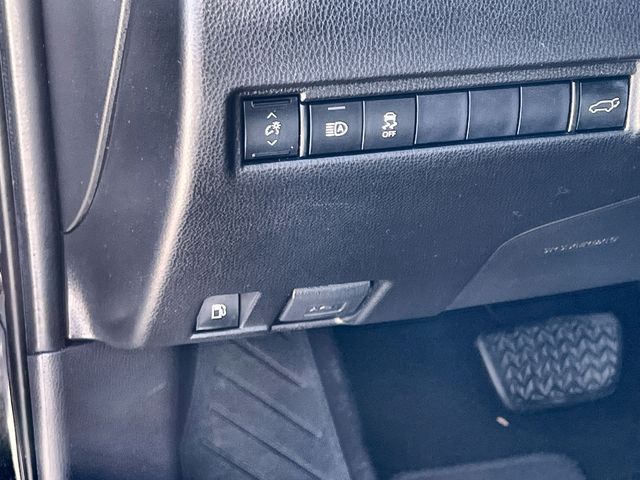 Thumbnail: 2021 Toyota Venza - 29