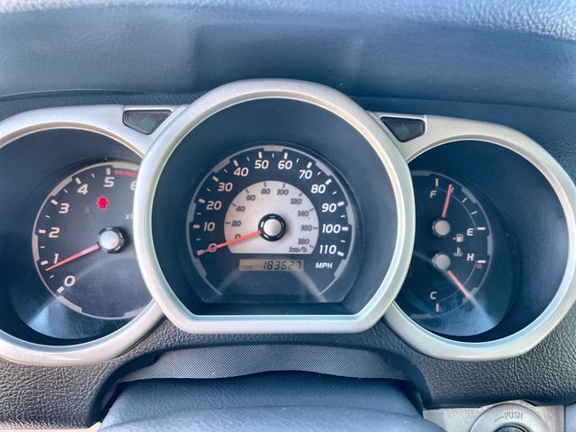 Thumbnail: 2004 Toyota 4Runner - 16