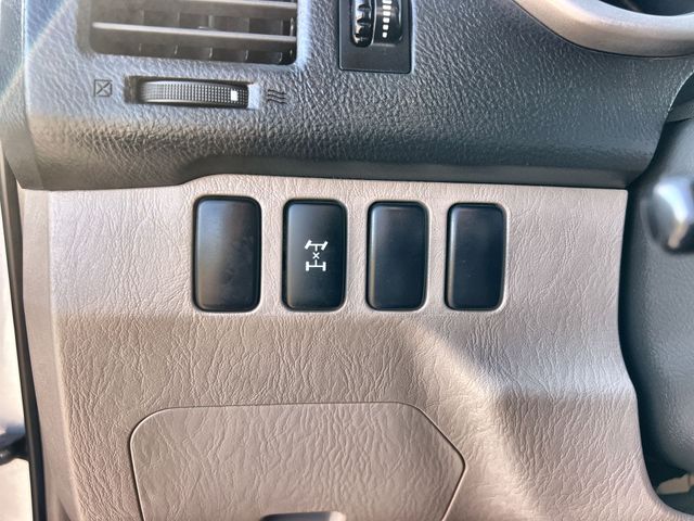 Thumbnail: 2004 Toyota 4Runner - 29