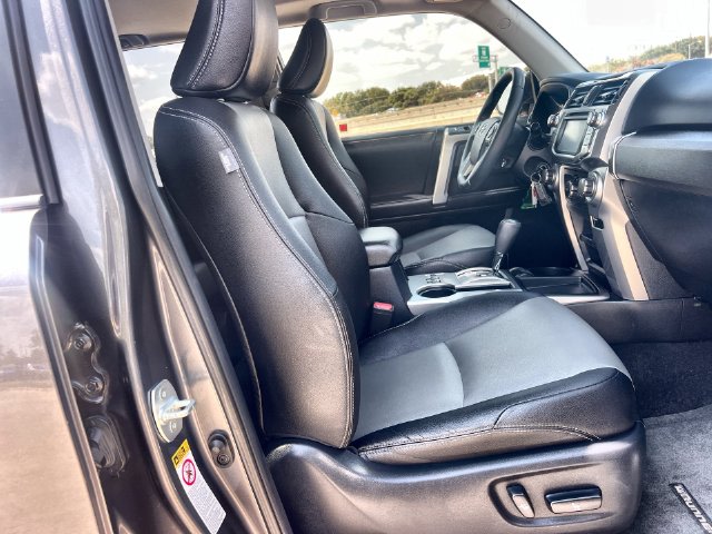 Thumbnail: 2018 Toyota 4Runner - 21
