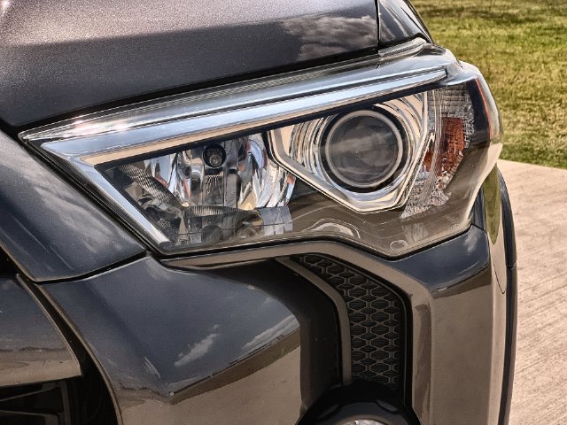 Thumbnail: 2018 Toyota 4Runner - 24