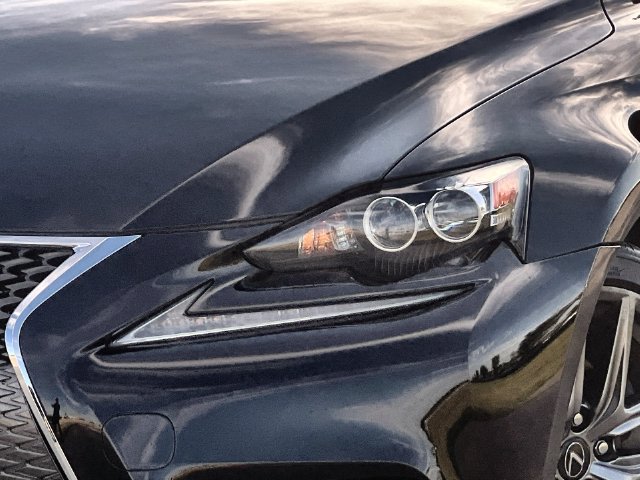 Thumbnail: 2015 Lexus IS - 25