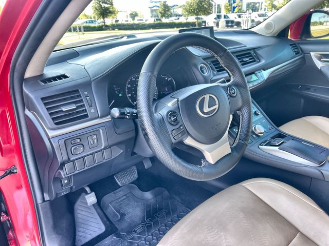 Thumbnail: 2016 Lexus CT - 2