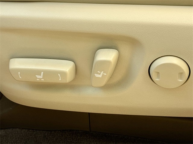 Thumbnail: 2019 Lexus GX - 30