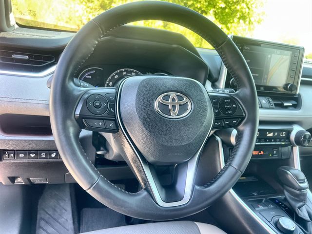 Thumbnail: 2020 Toyota RAV4 - 10