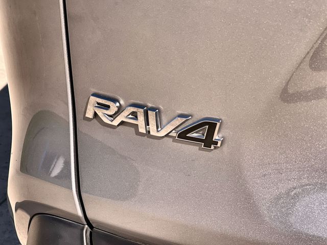 Thumbnail: 2020 Toyota RAV4 - 7