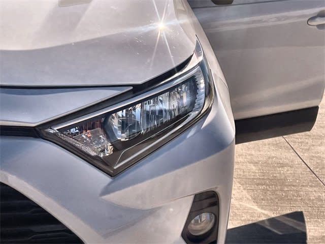 Thumbnail: 2021 Toyota RAV4 - 24