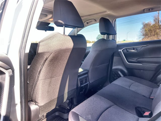 Thumbnail: 2021 Toyota RAV4 - 20