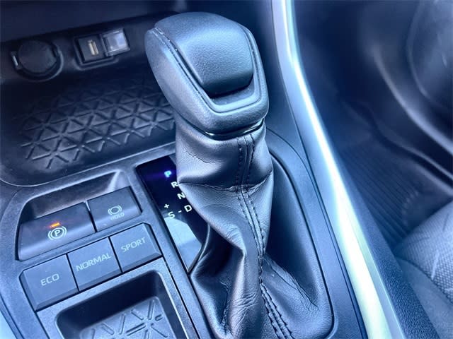 Thumbnail: 2021 Toyota RAV4 - 22