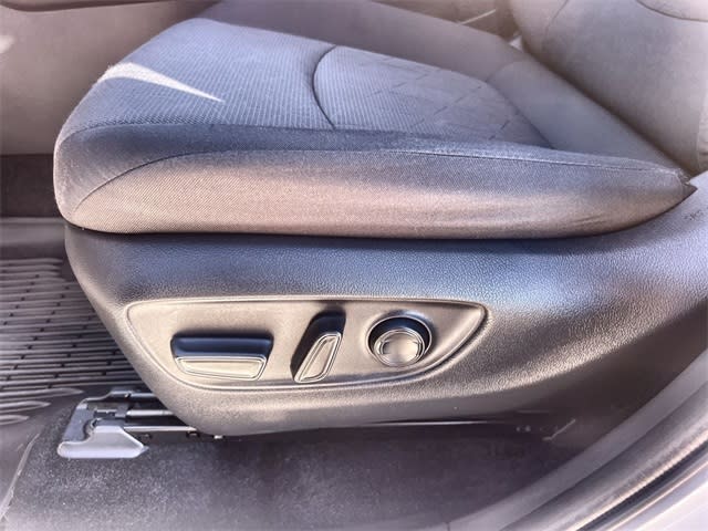 Thumbnail: 2021 Toyota RAV4 - 31