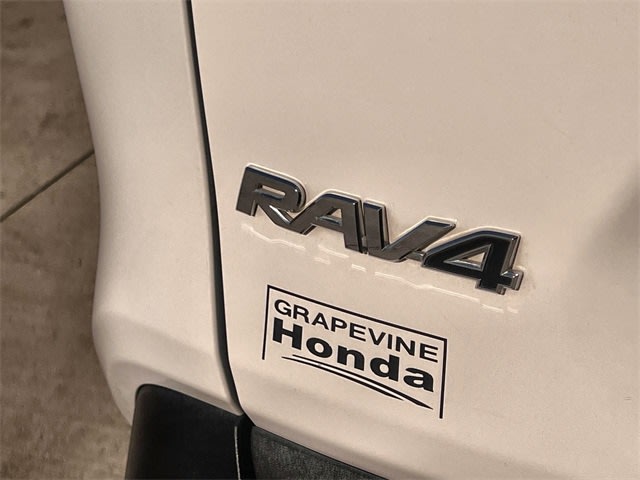 Thumbnail: 2021 Toyota RAV4 - 7
