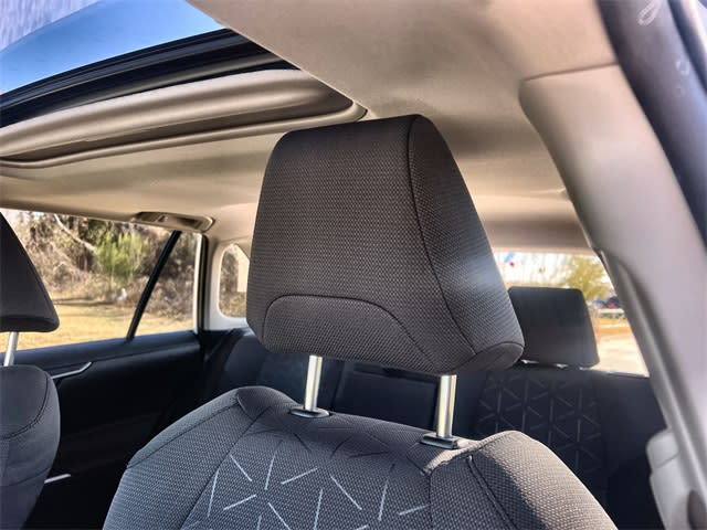 Thumbnail: 2021 Toyota RAV4 - 25