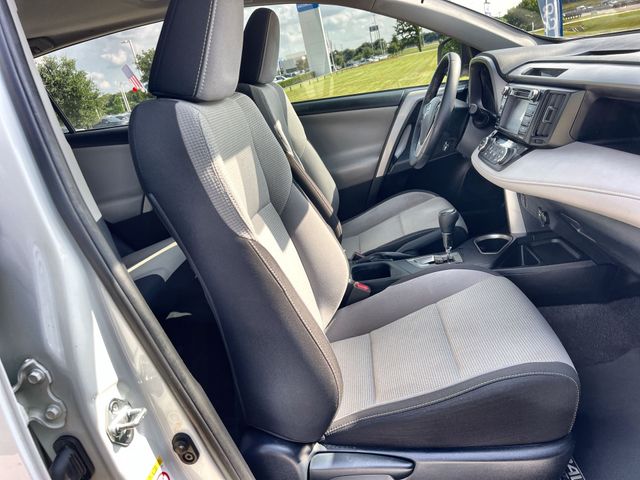 Thumbnail: 2018 Toyota RAV4 - 21