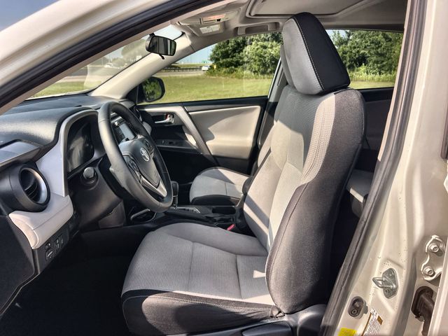 Thumbnail: 2018 Toyota RAV4 - 12