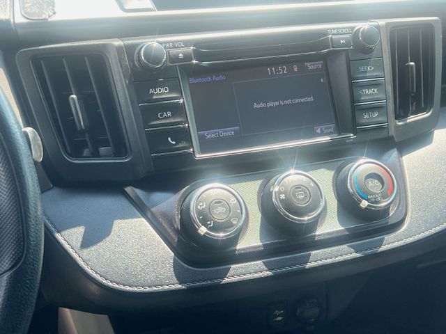 Thumbnail: 2018 Toyota RAV4 - 15