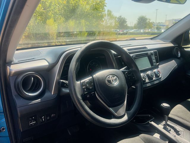 Thumbnail: 2018 Toyota RAV4 - 10