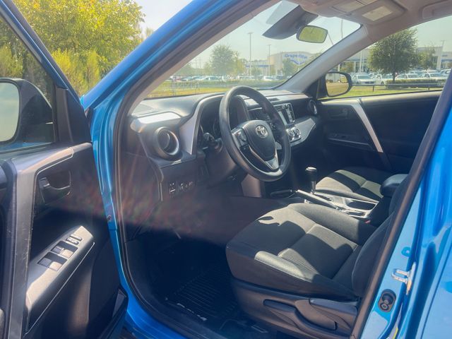 Thumbnail: 2018 Toyota RAV4 - 2