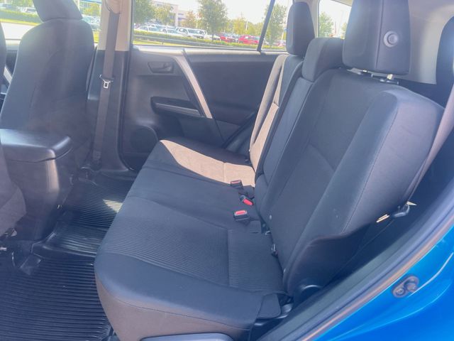 Thumbnail: 2018 Toyota RAV4 - 22