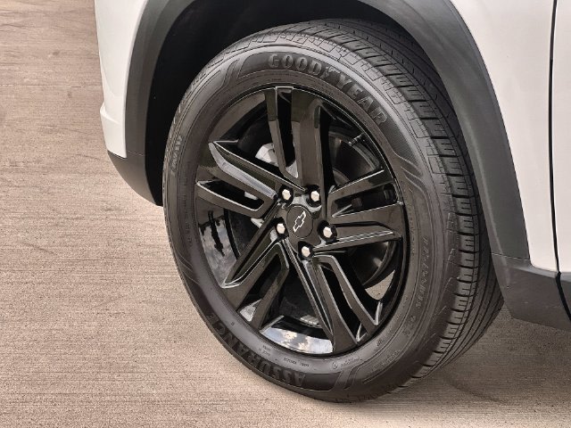 Thumbnail: 2025 Chevrolet Trax - 8
