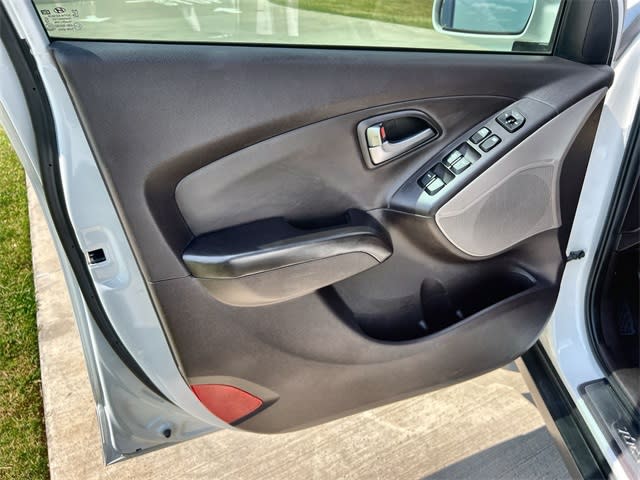 Thumbnail: 2015 Hyundai Tucson - 30