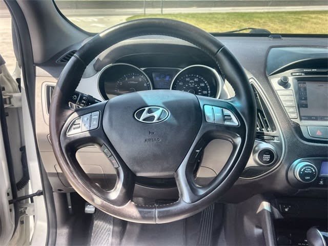 Thumbnail: 2015 Hyundai Tucson - 9