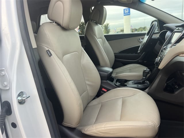 Thumbnail: 2016 Hyundai Santa Fe - 12