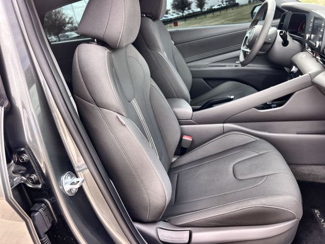 Thumbnail: 2025 Hyundai Elantra - 19