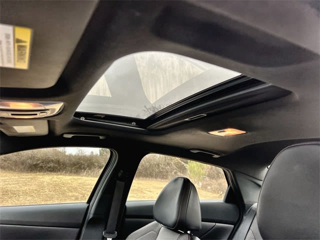 Thumbnail: 2023 Hyundai Elantra - 32