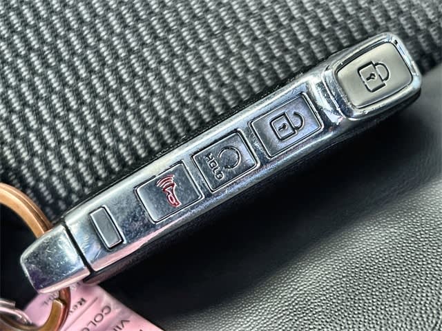 Thumbnail: 2023 Kia Niro - 18