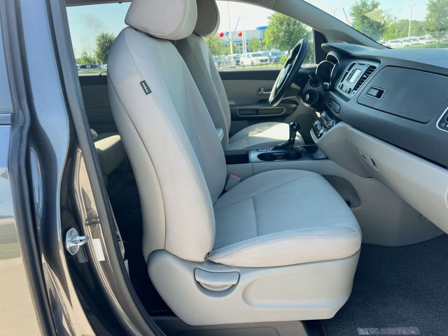 Thumbnail: 2016 Kia Sedona - 21