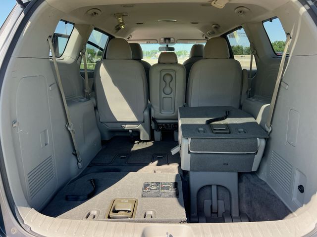 Thumbnail: 2016 Kia Sedona - 23