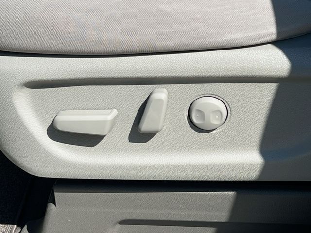 Thumbnail: 2016 Kia Sedona - 29