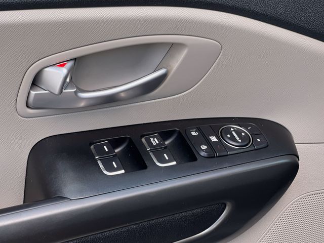 Thumbnail: 2019 Kia Sedona - 29
