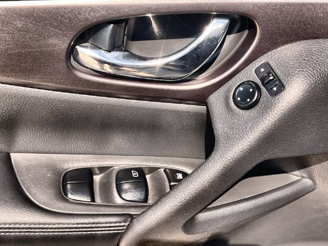 Thumbnail: 2016 Nissan Rogue - 28