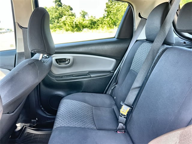 2016 Toyota Yaris LE 21