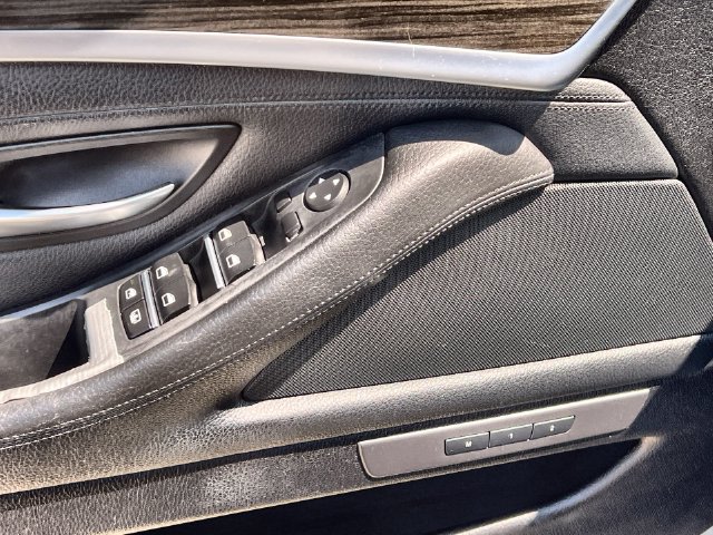 Thumbnail: 2014 BMW 5 Series - 30