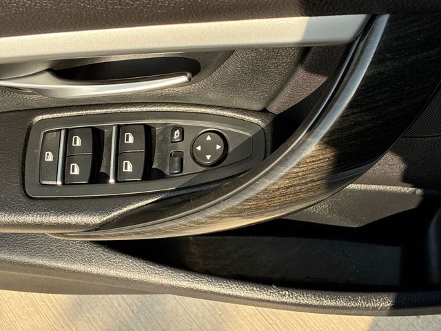 Thumbnail: 2016 BMW 3 Series - 29