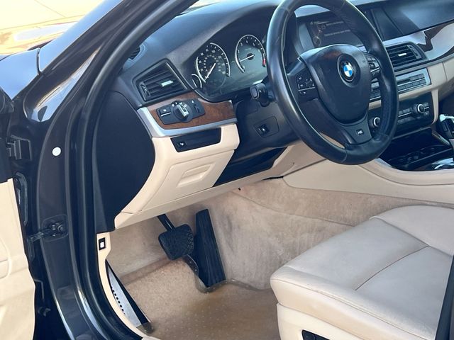 Thumbnail: 2013 BMW 5 Series - 11