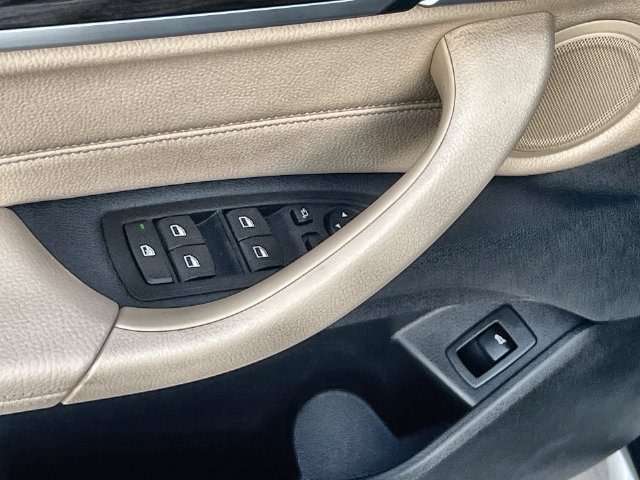 Thumbnail: 2016 BMW X1 - 30
