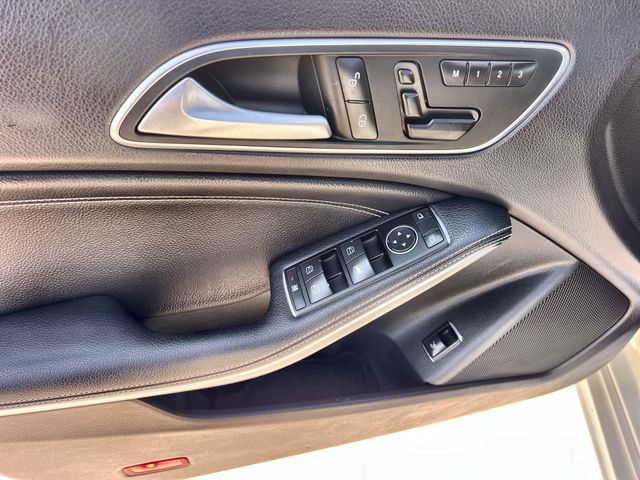 Thumbnail: 2014 Mercedes-Benz CLA - 29