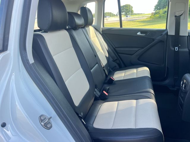 Thumbnail: 2016 Volkswagen Tiguan - 13