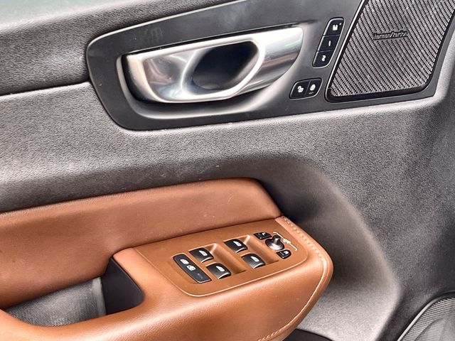 Thumbnail: 2021 Volvo XC60 - 29