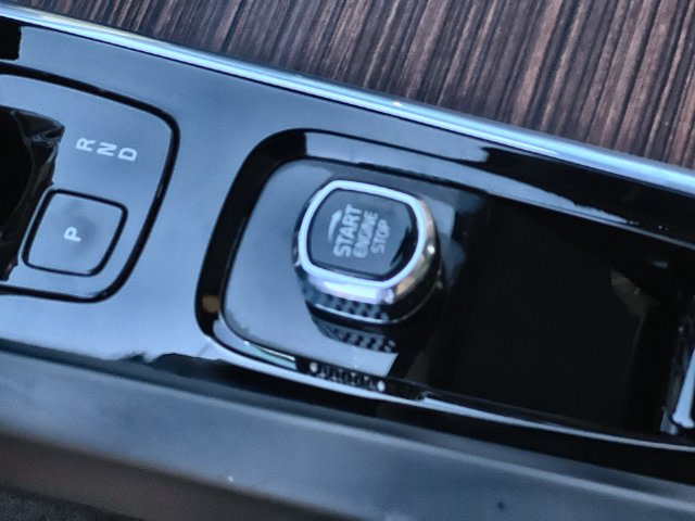 Thumbnail: 2024 Volvo XC60 - 28
