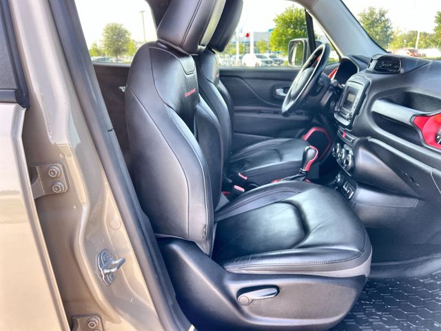 Thumbnail: 2016 Jeep Renegade - 12