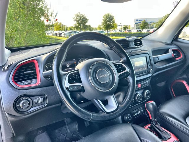 Thumbnail: 2016 Jeep Renegade - 10