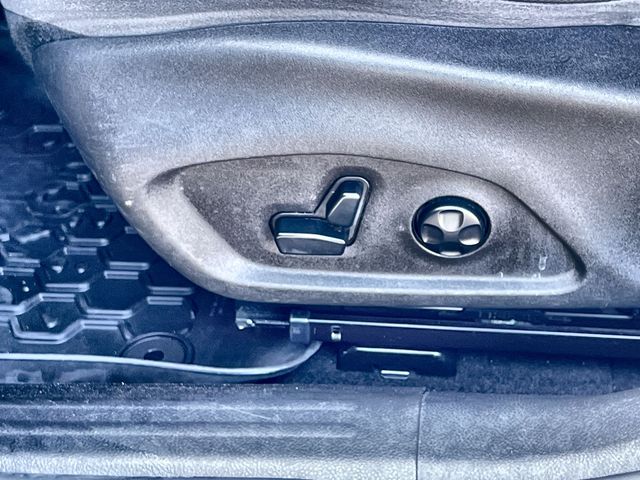 Thumbnail: 2016 Jeep Renegade - 30